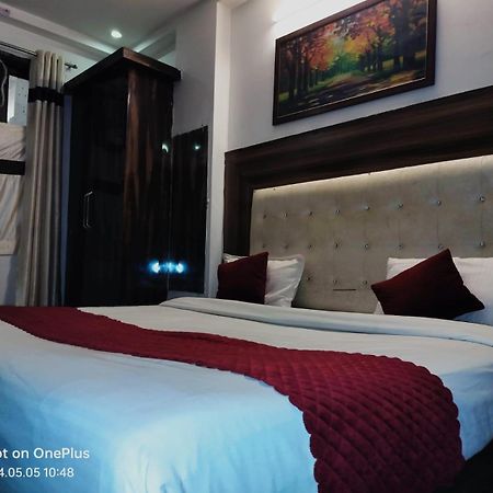 Hotel Janvi Palace Delhi  Ngoại thất bức ảnh